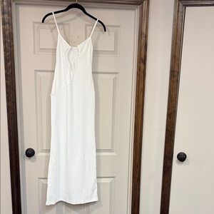 Stylish White Sleeveless Maxi Dress